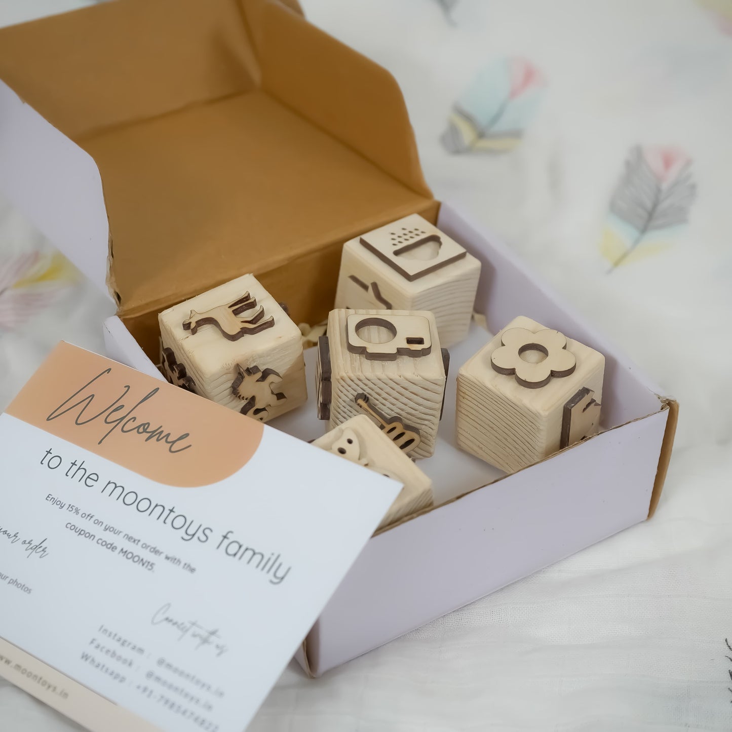 Moontoys Wooden Stamp Dice Set – 6-Sided Stamp Blocks