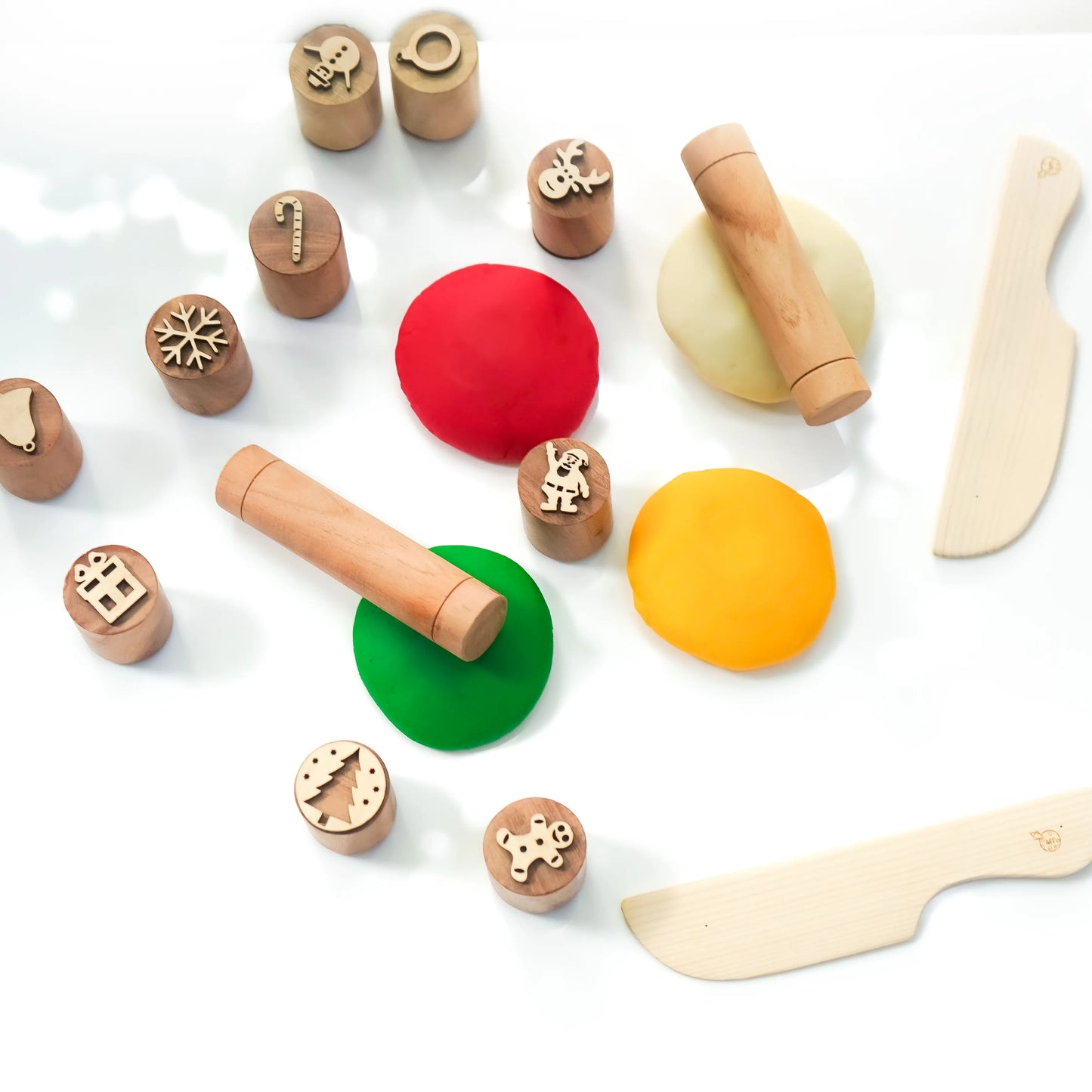 Christmas Wooden Stamp Set – 10 Piece Holiday Stamps with Dough Cutter & Roller