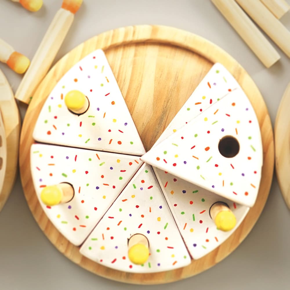 Wooden Rainbow-Filled Vanilla Cake Toys 6 Slices, 6 Removable Candles